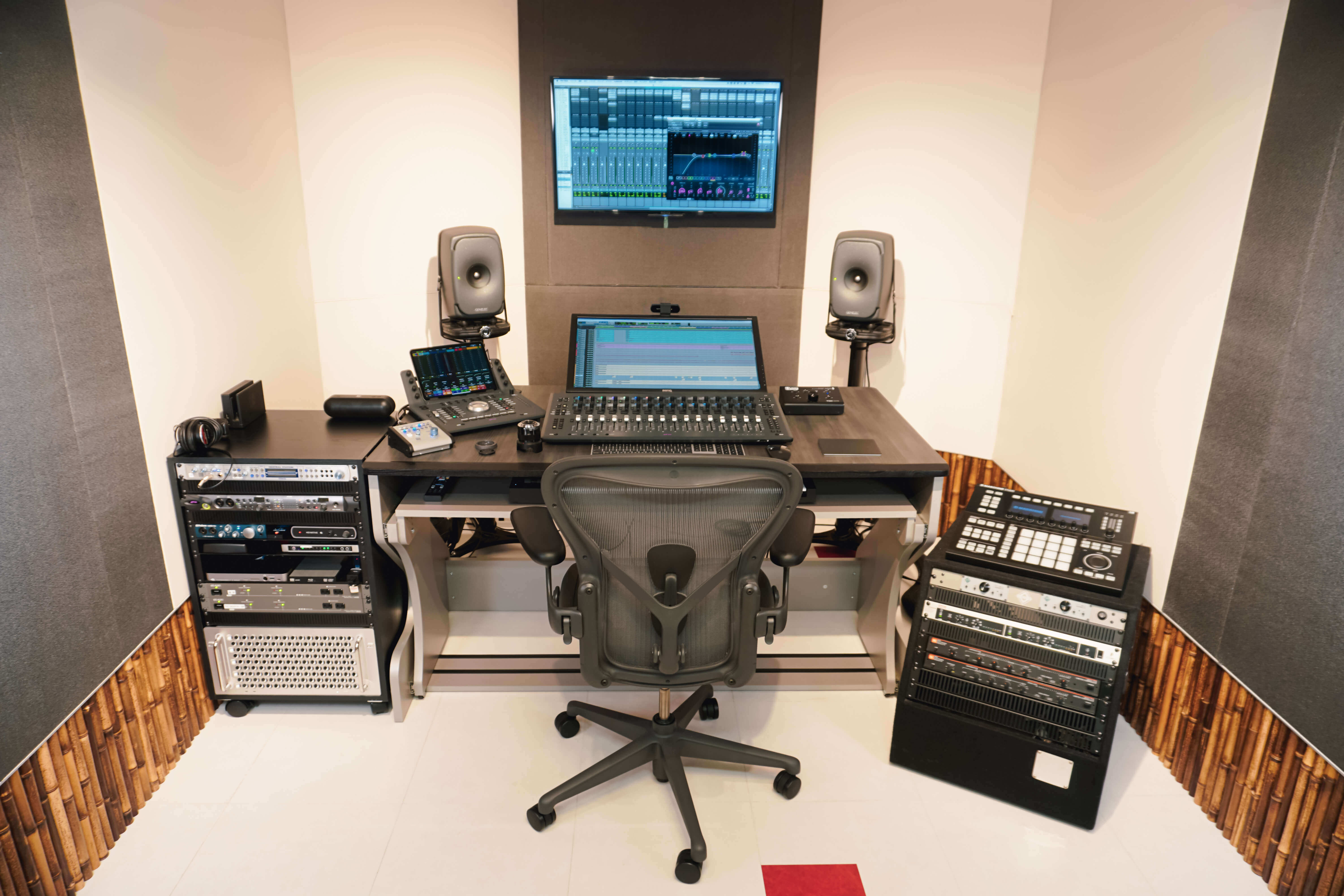 ControlRoomPhoto